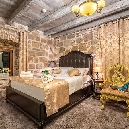 Heritage Palace Varos - Mag Quaint & Elegant Boutique Hotels Split Exterior photo