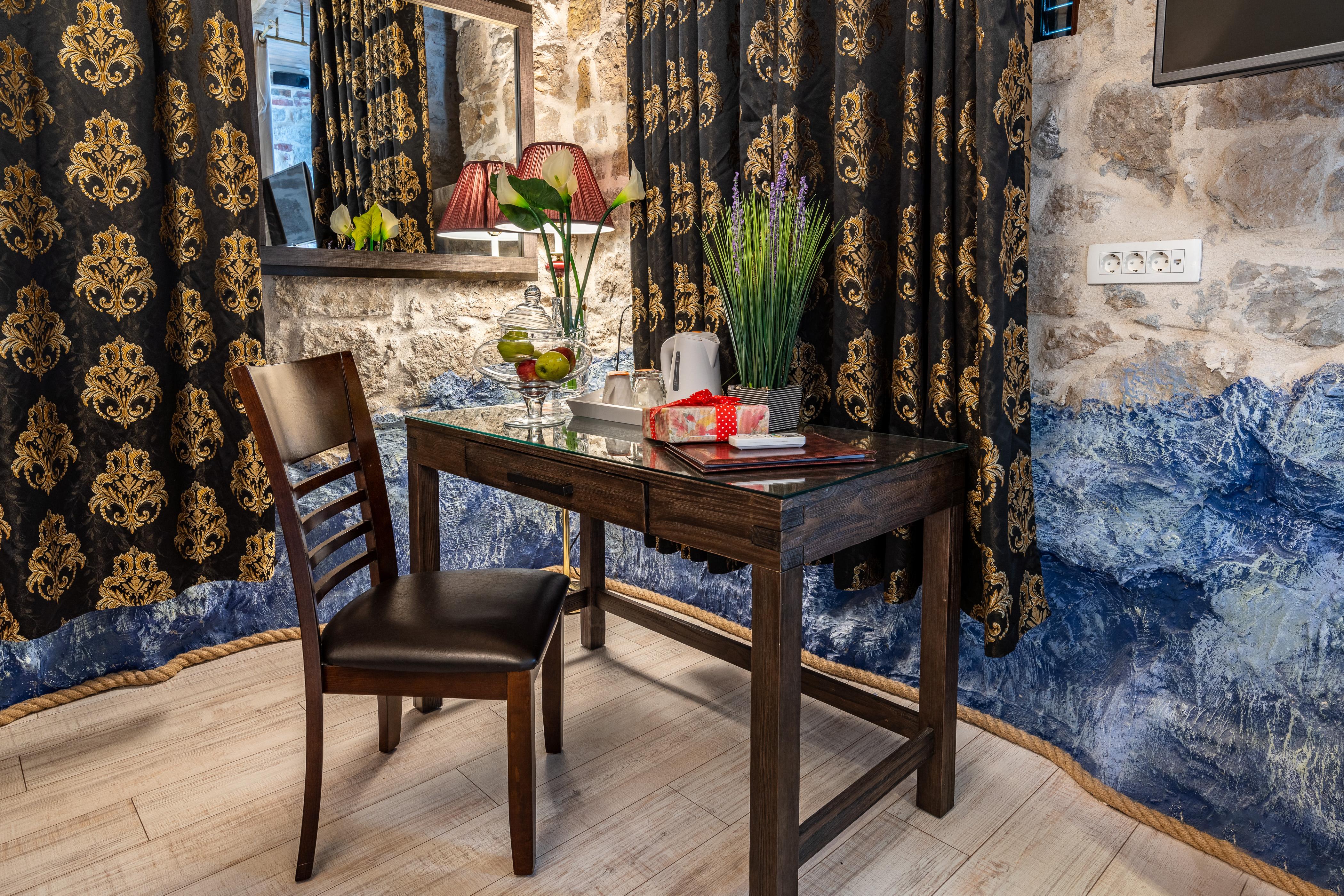 Heritage Palace Varos - Mag Quaint & Elegant Boutique Hotels Split Exterior photo