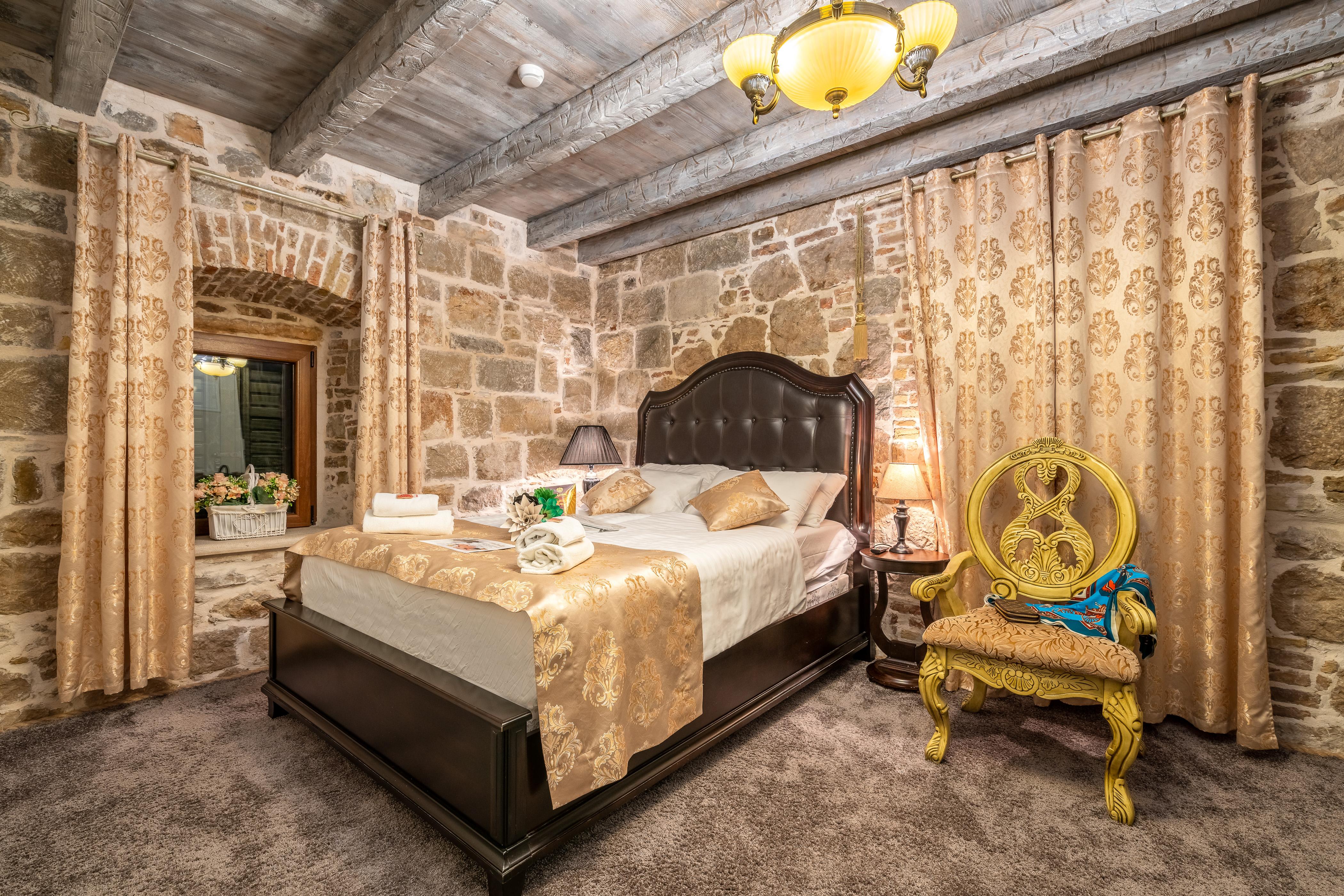 Heritage Palace Varos - Mag Quaint & Elegant Boutique Hotels Split Exterior photo